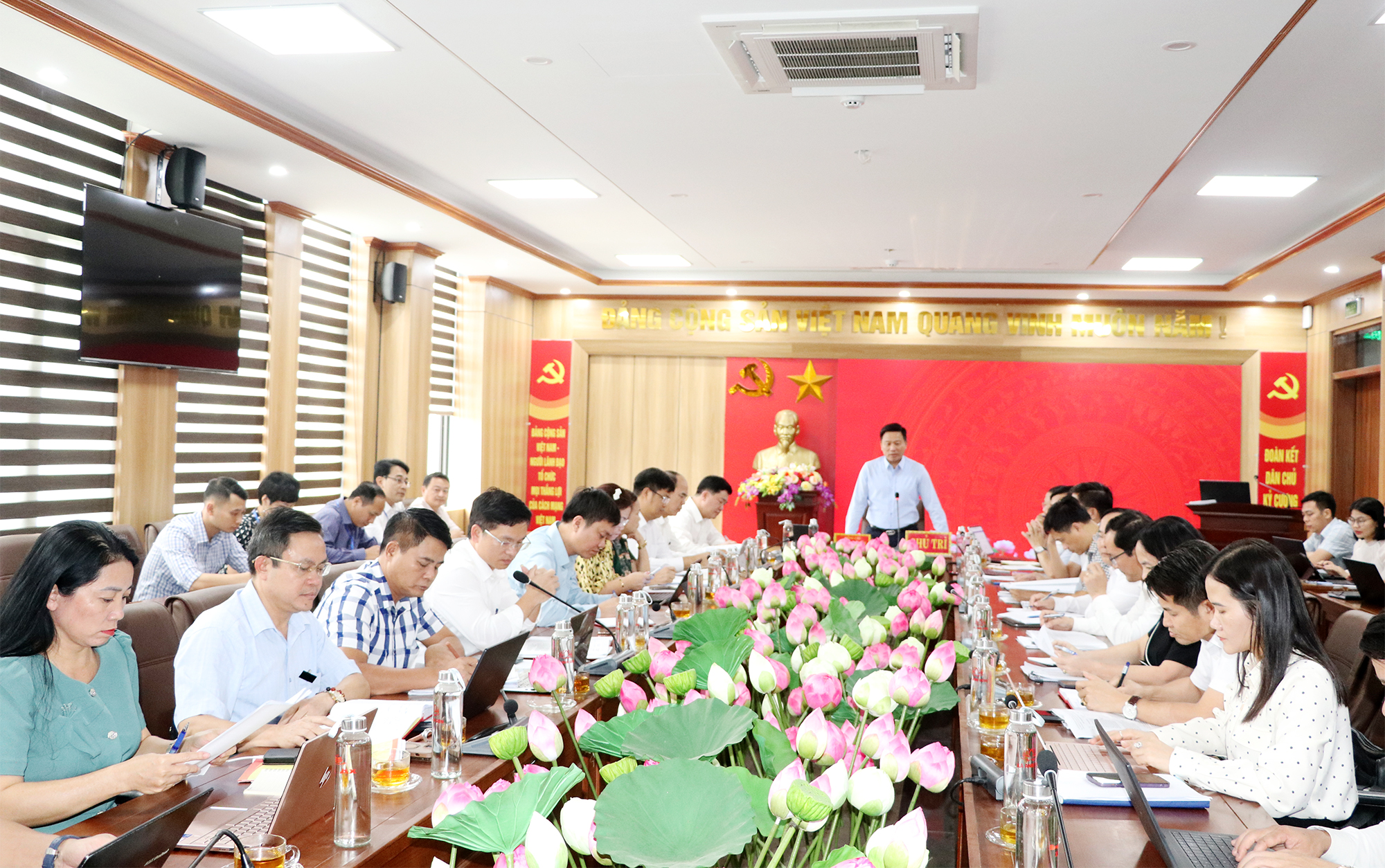 Anh-tin-bai